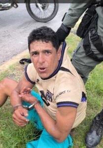 REBOLIÇO NO CARMO: Homem tentou agarrar policiais e a história foi parar na delegacia image